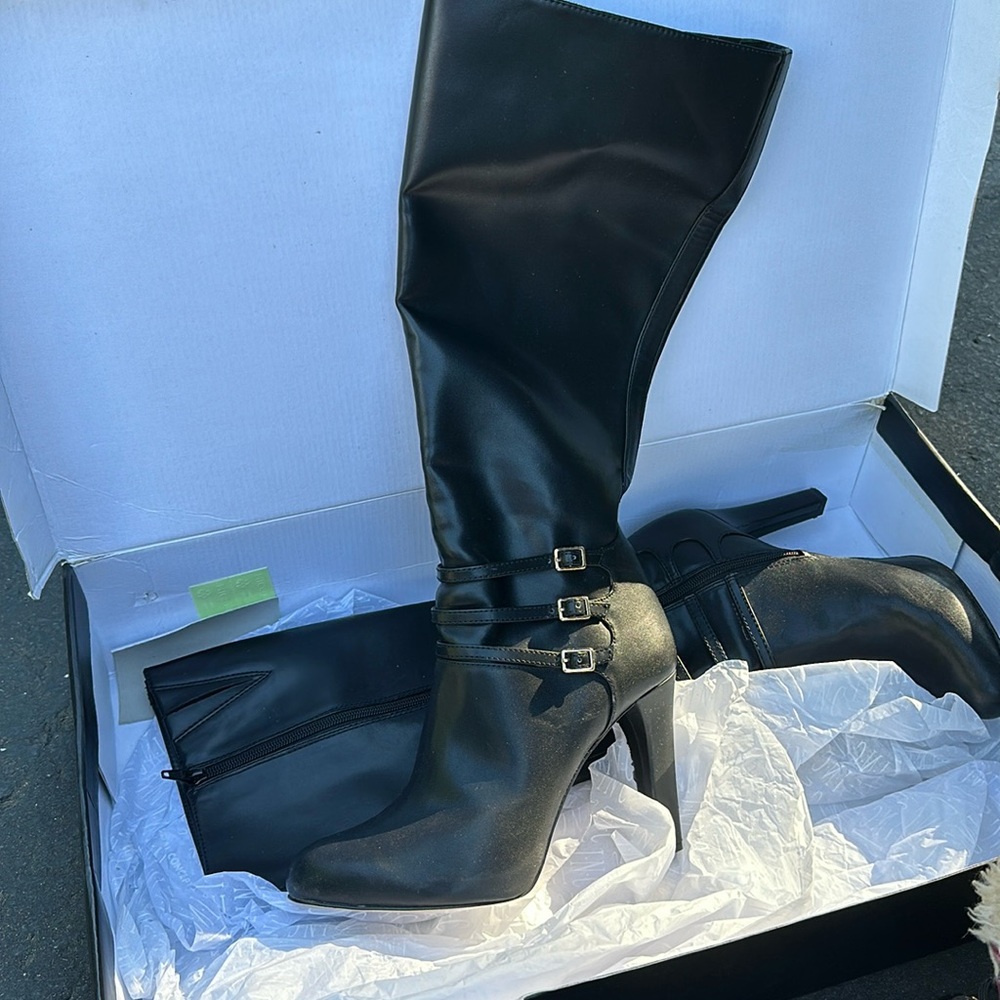 INC boots worn once